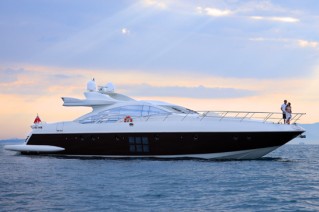 Azimut motor yacht MOSAFA -  At Sunset